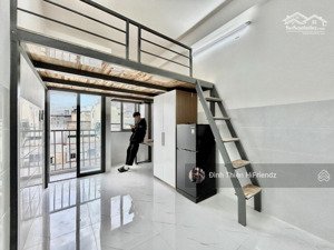 cho thuê căn hộ mini phòng gác bancol - thang máy/pccc đầy đủ - nhà mới 100% - ngay đh văn hiến