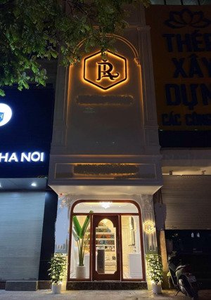 chỉ 5,2tỷ có ngay nhà mặt phố 5 tầng ô chợ dừa đống đa - mặt tiền kinh doanh - vỉa hè 5m - full nt