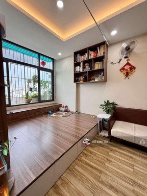 cc a9 bắc đinh bộ lĩnh 2pn 60m2 shr ban công view landmark 81 giá 2,7tỷ