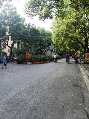 văn quán 81m 5 tầng chân chung cư kinh doanh