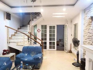 nhà có qui hoạch hỗn hợp - cả khu 4,6 ha là qui hoạch nhà ở, văn phòng... quy hoạch từ hơn 30 năm t