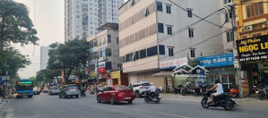 giảm 1 tỷ bán căn nhà lô góc phùng hưng, hà đông với diện tích 61m2