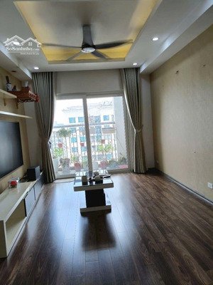 bán nhanh căn hộ tầng cao n02t3_dien tích 93,8 m2_3n_2wc.căn hộ ban công hướng nam mát mẻ.