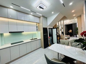 hàng hiếm! nhà đẹp ở ngay, trung tâm quận đống đa 4pn, gần ô tô tránh, 2 thoáng trước sau 41m2*5t.