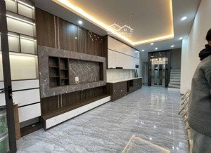 8.62 tỷ, 40m2* 5 tầng khu hoàng mai đền lừ, thang máy, 