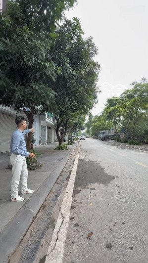 tái định cư thượng thanh, 57m2 - mt 4m39 - vỉa hè 5m, ô tô tránh, view công viên