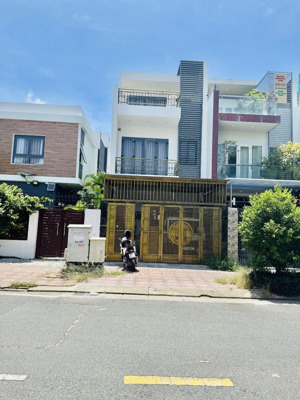 nhà mới 3 tầng 1 tum gói 2, kđt mỹ gia, tp nha trang giá chỉ 8,1 tỷ