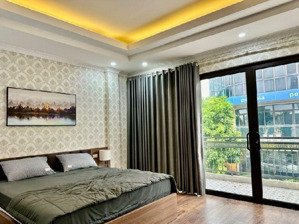 nhỉnh hơn 24. x tỷ, 90m2, 6m tiền, nhà 5 tầng, phân lô vỉa hè ô tô chánh phúc lợi