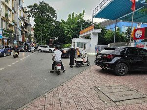 mặt phố, lô góc - 3 thoáng - thang máy - phong thuỷ tốt giá chỉ 500tr/m2