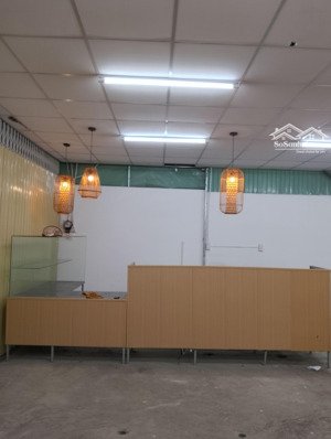 cho thuê mặt bằng ngay khu khang an cc sky 9, ngang 10 dài 18 có sẵn bàn ghế bán quán ăn giá 12tr