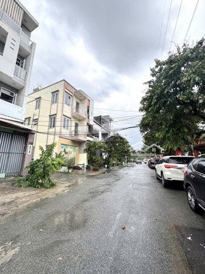 bán nhà mt đường 6m ngay bình hưng bình chánh ,gần bến xe quận 8, 60m2 giá chỉ 2,1 tỷ ,2pn, 2 tầng.