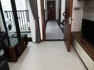 chính chủ cho thuê căn hộ ccmn hồng tiến, cạnh bv tâm anh: 45m2 1pn 1pk riêng. lh: 