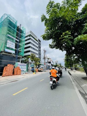 nhà mặt tiền 3 tầng đường trần xuân soạn - quận 7