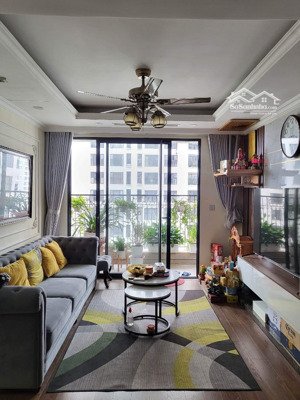 cho thuê căn hộ 2pn đẹp 125 hoàng ngân vào ở được luôn. lh 