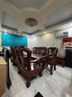 bán căn nhà mặt tiền giá nhỉnh 6tỷ kinh doanh moi ngành nghề