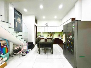 dt đủ 50m2 - 4 tầng đúc mới đẹp hẻm xe hơi cạnh mặt tiền - giá tốt chỉ 7.89 tỷ thương lượng