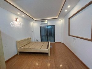 hàng hiếm ! 32m - 5 tầng - giá nhỉnh 5 tỷ - cô lan chính chủ bán nhà riêng phố lĩnh nam