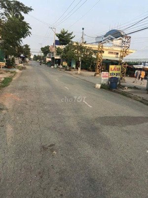 căn nhà gốc hai mặt tiền có sổ giá tốt view đẹp