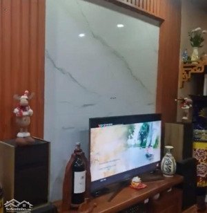 bán nhanh căn hộ chung cư 64m2 hồng hà, 2pn, ban công full nội thất 3.x tỷ