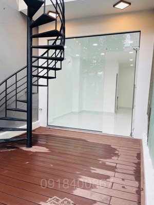 bán nhà hiếm ở lạc long quân, q. tân bình 6,1 tỷ, 62,4m2, siêu hot