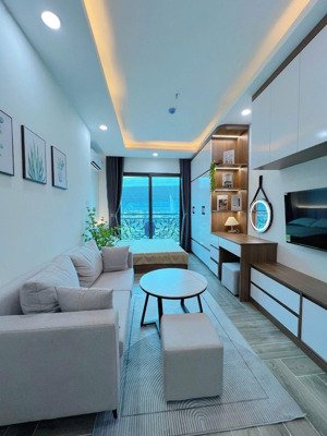 phòng đẹp full nội thất ô tô đỗ cửa - ngay mặt đường hồ tùng mậu