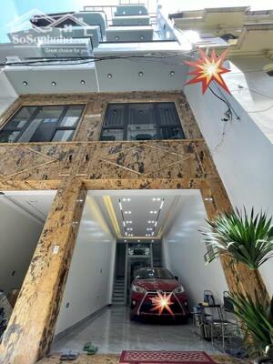 GẤP, BÁN NHÀ 558 Nguyễn Văn Cừ, Long Biên, 42m2, 7 Tầng, Gara Ô Tô, Thang Máy, full đồ