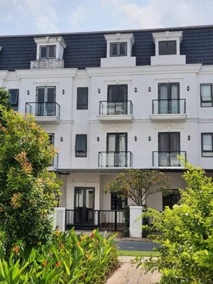 rẻ chưa từng có! cần chốt gấp...! cho thuê chỉ 10tr/ tháng, dt 6x14m = 84m2, gồm 4pn 4wc