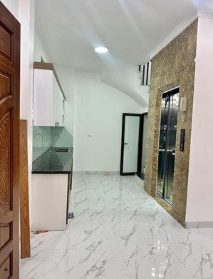 bán nhà 5 tầng thang máy gần phố gần hồ ở phú thượng diện tích 31m2, mặt tiền 6.8m2, giá 7.5 tỷ