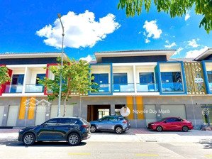 bán shophouse villa 7m sun casa central đường dân chủ vsip ii bình dương giá 5.45tỷ/168m2