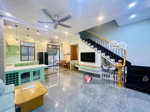 cho thuê nhà phố 1 trệt 3 lầu 4pn - 5wc full nội thất đẹp sẵn sàng ở ngay. giá chỉ 33 triệu/tháng