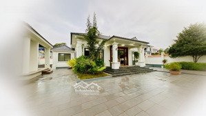 còn bán_nhà vườn 1000m2_gần quốc lộ_mới xây_đỗ 5 xe ô tô trong sân_xã lệ chi_gia lâm_đủ tiện ích