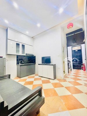 bán nhà dịch vọng hậu, dt:55m2x5t, mt:4m, gần oto, cho thuê 40tr/tháng, giá hơn 11 tỷ.