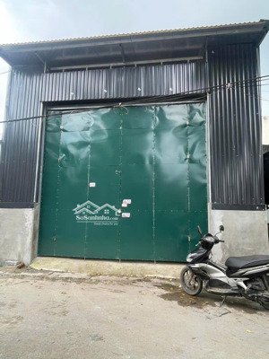 em đang có mấy xưởng khách gửi cho thuê dt từ 130m2 - 500m2 điện 3 pha nước sạch đầy đủ