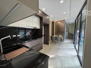 siêu hót thạch bàn long biên 40m2 mặt 6m, 6t thang máy nhỉnh 8 tỷ gần phố