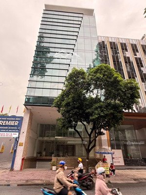 siêu hot!bán tòa nhà mt 102a cao thắng p4 quận 3,dt:10x30-kc 10 tầng hdt 500tr/tháng giá 120 tỷ