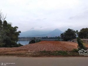 tôi chính chủ bán đất sổ đỏ 3 mặt tiền, 15 m bám đường tỉnh 317, tay chạm nước sông đà, 4 tỷ