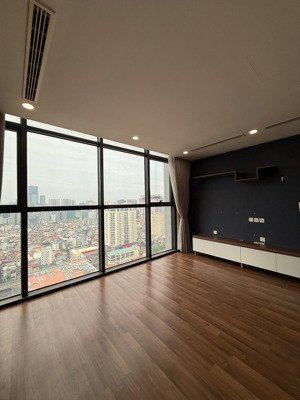 3n tầng cao, sổ đỏ sẵn sàng giao dịch, có thương lượng