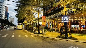 bán đất: lô góc hai mặt tiền đường hồ nghinh, diện tích 630m2. ngang 25m. ngay ttt chính, sát biển