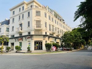cặp góc 2 mặt tiền dt 250m2 siêu đẹp giá 90 triệu nhà hoàn thiện đẹp 4 tầng view hồ đường 15m lớn