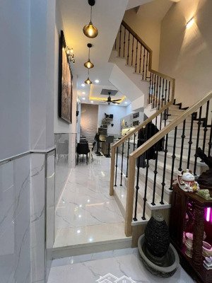 tân phú - 1 trệt 2 lầu sân thượng - 50m2- đầy đủ công năng