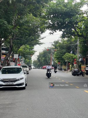 lô đất mt hồ tùng mậu thông biển, trục siêu kinh doanh sầm uất đường 10m5 mà hướng đông nam