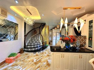 hoa hậu ba đình-nhà đẹp nội thất tiền tỷ- lô góc 3 thoáng-15m ra ôtô-tránh-73m2-4 tâng-chỉ 16,8 tỷ