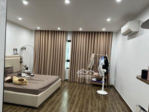bán nhà mặt phố bà triệu. diện tích: 220m2