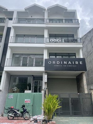 cho thuê nhà phố kdc himlam q7 rẻ + đẹp + có tm giá: 48tr/th lh: 