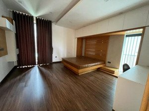 bán căn biệt thự kdc him lam p. tân hưng dt: 10x20m giá bán: 58 tỷ nhà có thang máy lh: 