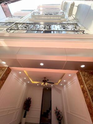 Bán nhà phân lô phố An Dương Vương,Tây Hồ dt 34 m,mặt tiền 4 m ,xây 5 t giá bán 7 tỷ.