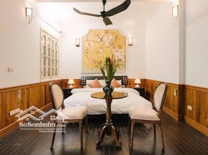 nhà kiểu bt ở nghi tàm - gần hồ tây, phố cổ - có bể bơi, rạp xem phim, ở hết ý - cho thuê 30 tr/th