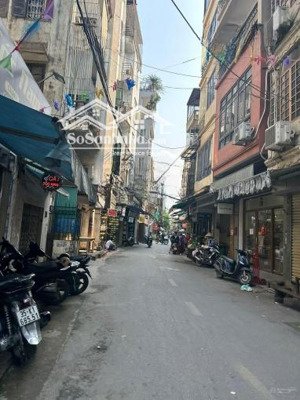 ngõ ô tô tránh phố hoàng cầu - mặt tiền rộng 5m