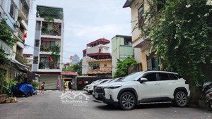 hiếm, ngõ thông, ô tô 7 chỗ vào nhà, bay sớm