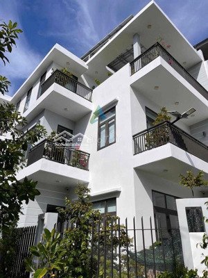 nhà biệt thự sân vườn đường khúc hạo , sơn trà . giá 17,4 tỷ . dt 155m2